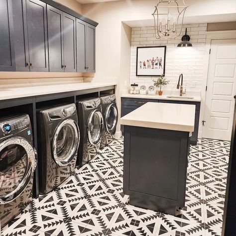 TᕼE ᗷᖇᗩᗪᒪEY ᗷᑌᑎᑕᕼ on Instagram: "Welcome to my laundry room. The place that I spend almost as much time in as the kitchen. It's the first place I go after I get ready in the morning and the last place I go before going to sleep. One of the most common questions I get asked is about laundry. I typically do 2-5 loads of laundry a day. My older three kids do their own laundry. 🙌🏻 We have two bins (one upstairs and one downstairs) for random laundry to go to be washed and then every bedroom has Laundry Room Ideas Double Washer, Laundry Room 4 Machines, 4 Washer And Dryer Laundry Room, Laundry Room With 4 Machines, Double Washer And Dryer Laundry Room Small Spaces, Laundry Room For Large Family, Two Washer And Dryer Laundry Room, Multiple Washer Dryer Laundry Room, Double Washing Machine Laundry Room