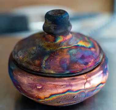 The Best Raku Glaze Recipes for Your Pottery Firing - Spinning Pots Raku Glaze, Raku Firing, Orange Peel Texture, Ceramics Painting, Ceramic Glaze Recipes, Ceramics Studio, Glazing Techniques, Ceramic Glazes, Raku Ceramics