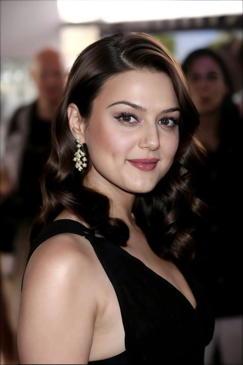 #preityzinta Priti Zinta, Bollywood Aesthetic, 90s Bollywood Aesthetic, Preity Zinta, 90s Bollywood, Greek Gods, Girl Crush, Bollywood Actress, Most Beautiful