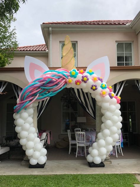 Unicorn Party Balloon Decorations, 21st Birthday Balloons, Unicorn Birthday Party Decorations, Unicorn Themed Birthday Party, Unicorn Balloon, Girl Birthday Decorations, Diy Balloon Decorations, Celebrating Life, Birthday Balloon Decorations