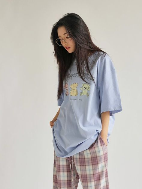 Philippine Outfits Casual, Oversized Tshirt Pjs Aesthetic, Tomboy Pajamas, Korean Outfit Street Styles, Pajama Fashion, Mode Zara, Korean Casual Outfits, Tomboy Style Outfits, Tomboy Fashion