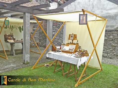 Booth Display Ideas Diy, Market Tent, Craft Fair Booth Display, Stand Feria, Craft Market Display, Market Stands, Food Cart Design, Craft Fairs Booth, Construction Diy