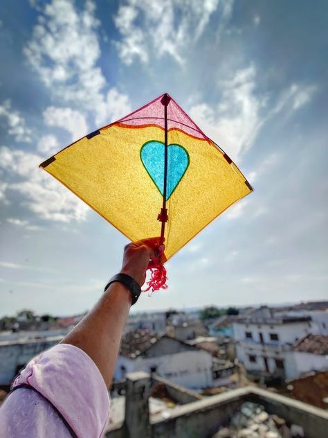 Kite Festival Photography, Makar Sankranti Message, Makar Sankranti Wishes, Sankranti Wishes, Kite Flyer, Alphabet Dating, Good Sources Of Calcium, Kite Festival, Happy Makar Sankranti