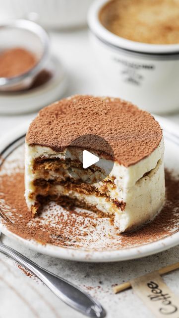 Foodphotographer | Julia on Instagram: "Craving something that looks as sophisticated as tiramisu but only takes 10 minutes of active work? Look no further! This mini tiramisu with digestive biscuits and layers of creamy mascarpone is the perfect quick dessert. It tastes just like classic tiramisu but comes together in a fraction of the time!
⠀
Ingredients:
Mascarpone Cream: 1 cup heavy whipping cream, ⅓ cup  sugar, 1 tsp vanilla paste, 16 oz mascarpone cheese.
Assembly: digestive biscuits, 1 ½ cup strong coffee or espresso, cocoa powder.
⠀
1.Mascarpone Cream: Whip the cream to soft peaks. Slowly add the sugar and vanilla paste, and continue whipping until stiff peaks form. Gently fold in the mascarpone until the mixture is smooth.
 2.Dip the digestive biscuit in coffee for 1-2 seconds, th Individual Tiramisu, Mini Tiramisu, Classic Tiramisu, 3 Ingredient Desserts, Café Design, Mascarpone Cream, Mini Bundt Cakes, Quick Dessert, Vanilla Paste