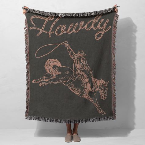 Introducing our cotton woven throw with a charming "Howdy" design featuring a cowboy, perfect for adding a touch of Western flair to any space. His print complements Western, Southwestern, eclectic, or boho-style homes, serving as the perfect statement piece in ranches, cabins, farmhouses, or lodges. Get one for yourself or gift it to the cowboy or cowgirl in your life, adding warmth and character to their decor with this delightful throw. 🌻H O W ~T O~ O R D E R🌻  1. Check our photos for sizin Western Patchwork, Blanket Western, Cowboy Nursery, Patchwork Tapestry, Western Bedroom Decor, Western Rooms, Western Bedroom, Cowboy Aesthetic, Cowgirl Boot