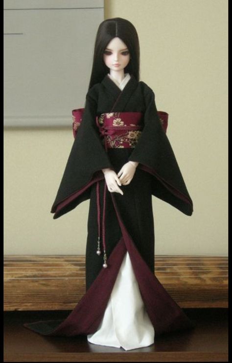 Japanese Dolls Traditional, Traditional Japanese Clothing, Asian Dolls, Japanese Traditional Clothing, Chinese Dolls, Japanese Doll, Asian Doll, Jointed Dolls, Japanese Dolls