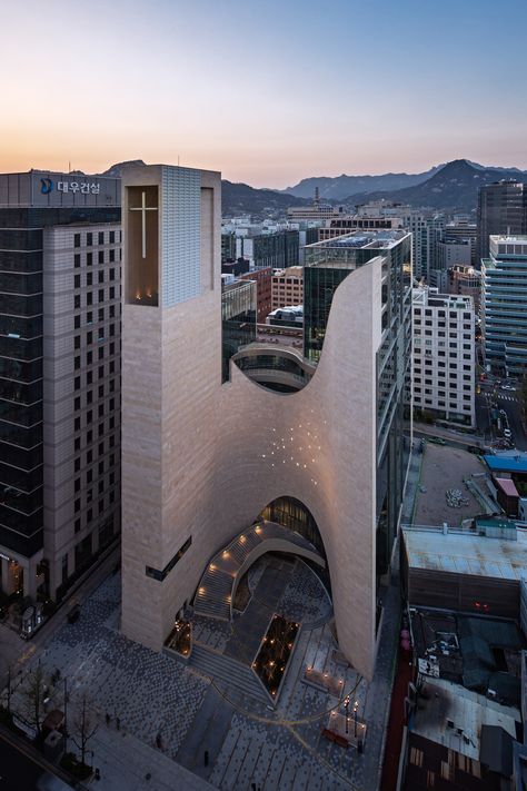 Saemoonan Church / Seoinn Design Group + Lee Eunseok Modern Church, Church Architecture, Church Design, Place Of Worship, Structural Engineering, Outdoor Design, City Guide, Art And Architecture, Modern Architecture