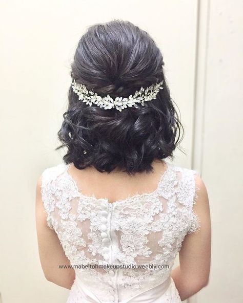 Wavy Short Hair, Girls Hair Style, Lehenga Hairstyles, Short Hair For Kids, Short Hair Bride, Saree Hairstyles, Engagement Hairstyles, Traditional Hairstyle, Indian Wedding Hairstyles