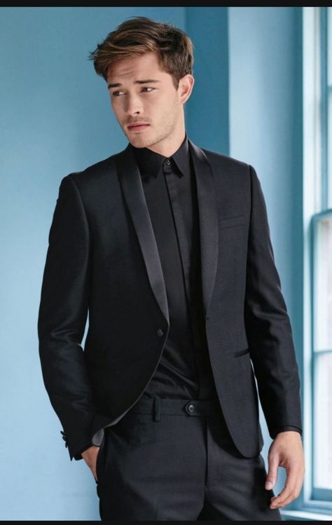 Angelina and Lila Rosa are twins. They separated from their brothers … #chicklit #ChickLit #amreading #books #wattpad Formal Attire For Men, Black Suit Men, Black Suit Wedding, Francisco Lachowski, Designer Suits For Men, Fashion Suits For Men, Slim Fit Suit, Photography Poses For Men, Black Suit