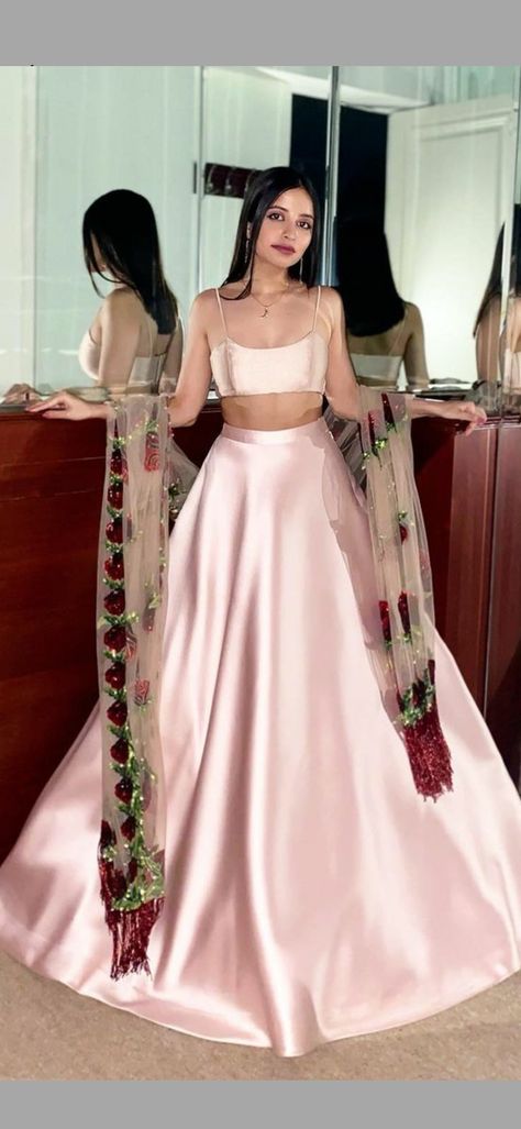 Soft Lehenga Designs, Simple Engagement Look Indian, Normal Lehenga Design, Latest Indian Outfits 2024, Plain Satin Lehenga, Printed Lehangas, Modern Lengha Designs, Sunaina Khera Lehenga, Light Color Lehenga