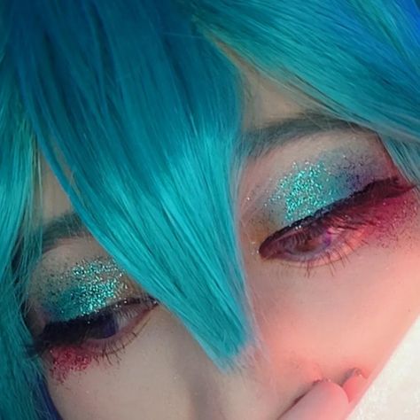 Hatsune Miku Cosplay Makeup, Hatsune Miku Makeup, Hatsune Miku Official, Miku Makeup, Strawberry Miku, Snow Miku, Miku Cosplay, Makeup Idea, Pinterest Makeup