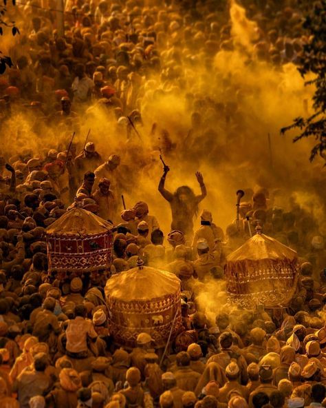 Haldi Festival, Shri Vittal Birdev - festival is celebrates to commemorate the birth anniversary of Vitthal Birdev Maharaj, who is… Jay Malhar Photo, Maharashtrian Culture, Kumbh Mela, Hindu Festival, Hindu Festivals, Banner Background Images, Banner Background, Hello World, Incredible India