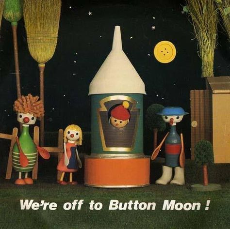 Button Moon! Hello Mr Spoon, Hello Mrs Spoon, Hello Little Tina Spoon! Button Moon, 1980s Childhood, Childrens Tv, 90s Memories, Childhood Memories 70s, Kids Tv Shows, Childhood Days, 90s Childhood, Programming For Kids