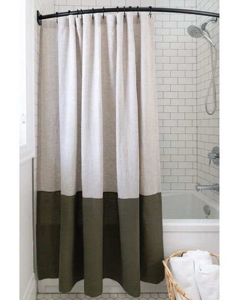 30 Beautiful Shower Curtain Ideas For Small Bathroom Shower Curtain Display Ideas, Clean Bathroom Aesthetic Shower Curtain, Light Grey Shower Curtain, Black White And Brown Bathroom Ideas, Bathroom Design With Shower Curtain, Layered Shower Curtain, Bathroom Ideas With Shower Curtain, Rustic Shower Curtain Ideas, Small Bathroom Shower Curtain