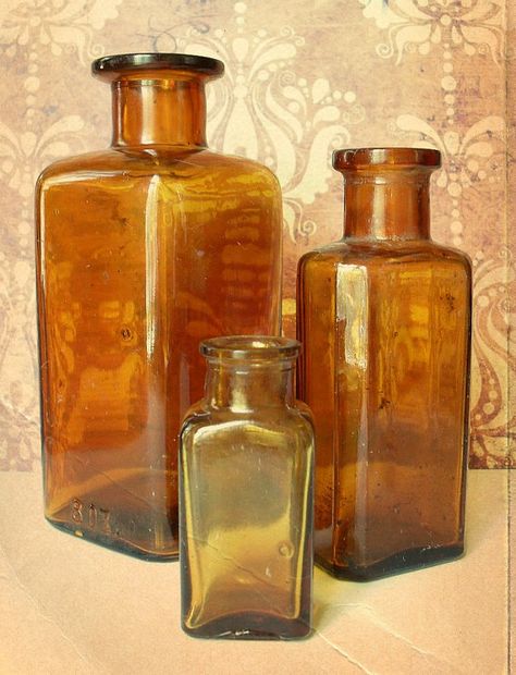 Old Medicine Bottles, Old Glass Bottles, Amber Glassware, Bottle Collection, Antique Glass Bottles, Brown Bottles, Antique Bottle, Vintage Jars, Altered Bottles