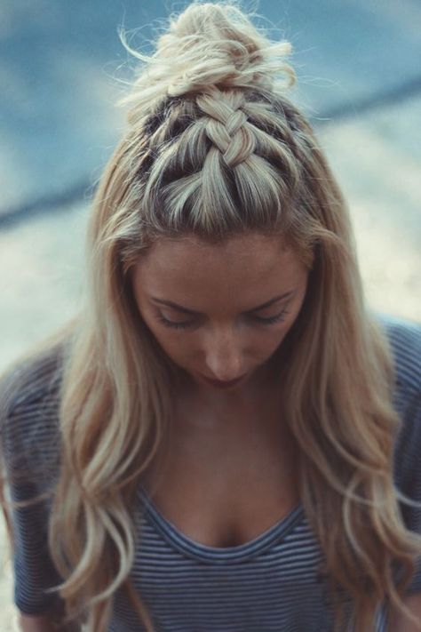 French Braid Top Knot via Down Hairstyles For Long Hair, Braided Top Knots, Girly Hairstyles, Braid Hairstyles, Half Up Half Down Hair, Hair Stuff, French Braid, Party Hairstyles, Hair Envy