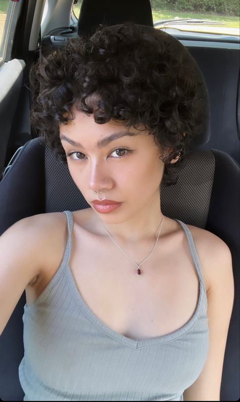 4c Hair Pixie Haircut, Split Dyed Hair Short Pixie Curly, Short Hair Mixed Women, Curly Hair Very Short, Curly Really Short Hair, Round Short Curly Hair, 3b Short Hairstyles, Curly Bowl Cut For Women, Super Short Curly Haircuts