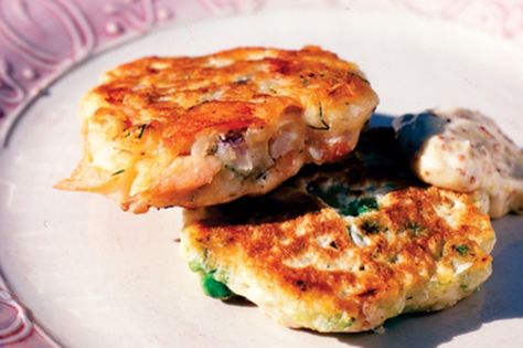 Smoked trout and potato fritters main image Ham Fritters Recipe, Fritter Batter Recipe, Potato Fritters Recipe, Best Smoked Salmon, Pea Fritters, Trout Recipes, Potato Fritters, Fritters Recipe, Batter Recipe