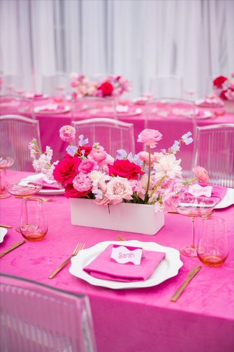 Barbie Table Decor, Barbie Tablescape, Barbie Party Table Decor, Barbie Table Centerpiece, Barbie Graduation Party, Barbie Table Decorations, Barbie Graduation, Barbie Mood, Luxury Birthday Party