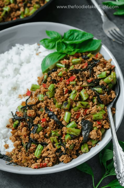 Thai Basil Tofu, Basil Tofu, Pad Krapow, Resep Vegan, Vegetarian Oyster Sauce, Tofu Recipes Vegan, Tofu Stir Fry, Vegan Asian, Vegan Beans