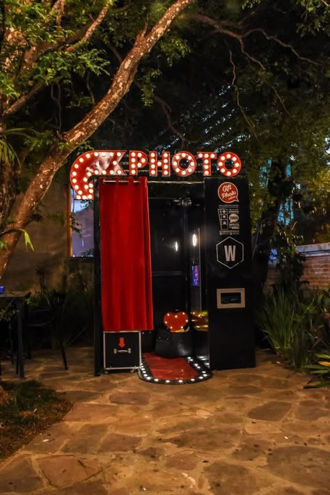 Hollywood Quince, Hollywood Theme Prom, Casino Prom, Hollywood Sweet 16, Old Hollywood Prom, Old Hollywood Party, Bollywood Night, Hollywood Prom, Hollywood Birthday Parties