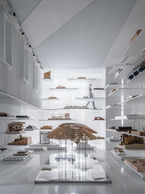 Designed by for exhibition company Fengyuzhu, the museum is divided into zones with names taken from science fiction films such as the Pod Bay and the Thunder Dome, from 2001: A Space Odyssey and Mad Max respectively. Exhibition Company, Vertical City, Exhibition Room, Sou Fujimoto, Architectural Model, White Shelves, Ground Floor Plan, Futuristic City, Future City