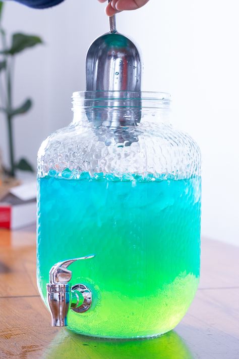 Slurp Juice, Happy 11th Birthday, Kid Friendly Drinks, Fortnite Party, Fortnite Birthday, Pool Birthday, Themed Drinks, 9th Birthday Parties, Kids Birthday Themes