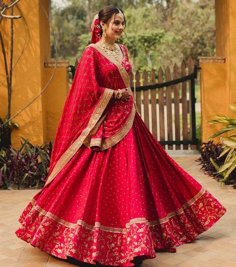 Red Bridal Lehenga, Designer Bridal Lehenga Choli, Red Bridal Dress, Bridal Lehenga Designs, Latest Bridal Lehenga, Indian Outfits Lehenga, Wedding Lehenga Designs, Indian Bride Outfits, Bridal Lehenga Collection