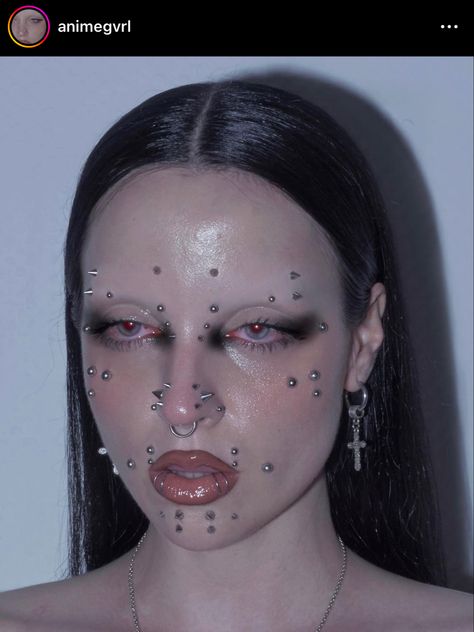 Alien Halloween Makeup, Crazy Piercings, Cyberpunk Makeup, Alice In Wonderland Makeup, Spider Bite Piercing, Inspo Makeup, Punk Makeup, Alt Makeup, Lip Makeup Tutorial