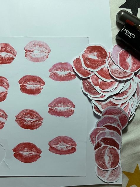 #boyfriend #relationship #aesthetic #gifts #giftideas #kiss #kisses Neat Writing, How To Write Neater, Kiss Cam, Kiss Gift, Aesthetic Gifts, Kiss Mark, Relationship Aesthetic, Dump Ideas, Lipstick Kiss