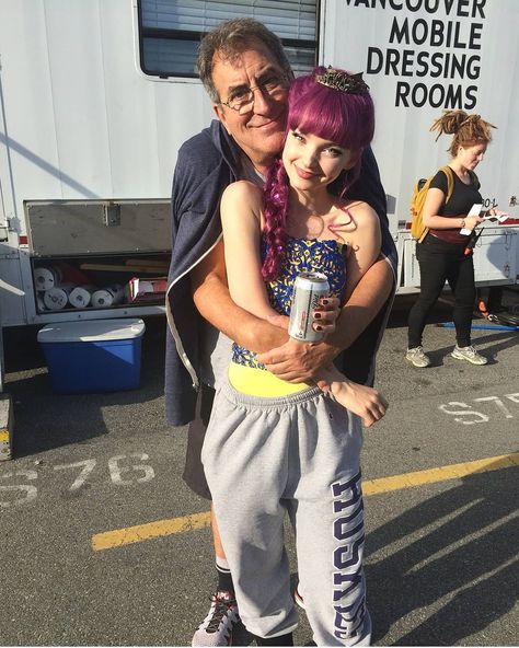 happy birthday to one of my favorite people in the world, the man, the myth, the legend, @kennyortegablog. you've changed me as an artist &… Dave Cameron, Descendants Wicked World, Mal Descendants, Descendants Characters, Disney Descendants Movie, Kenny Ortega, Disney Descendants 3, Dove Cameron Style, Disney Channel Descendants