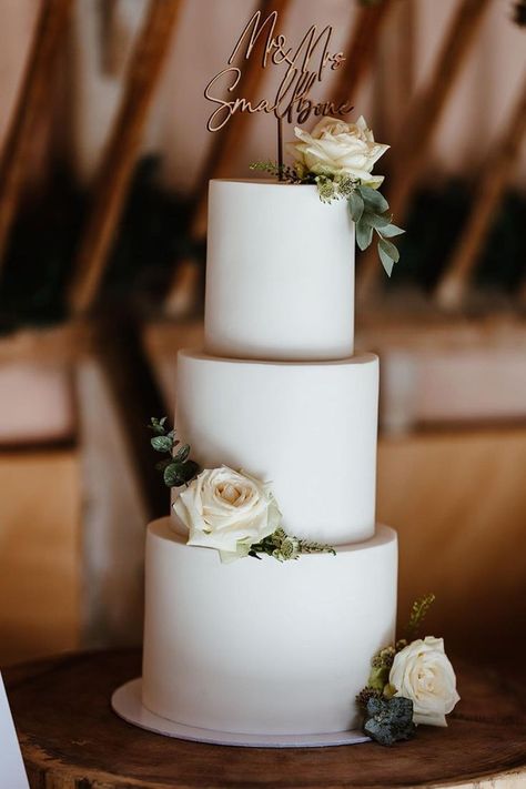 three tiered white wedding cake with white roses and wooden cake topper Abingdon Oxfordshire, Wedding Cake White, Wedding Cake Design, Cake White, White Wedding Cakes, Simple Wedding Cake, Cake Wedding, White Wedding Cake, Perfect Cake