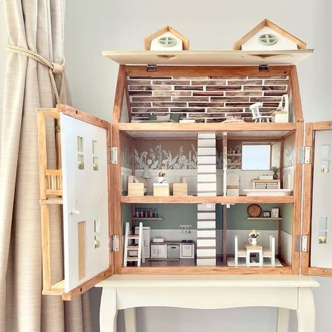 Kmart Dollhouse Mansion, Dollhouse Mansion, Dollhouse Cabinet, Doll House Plans, Dolls House Interiors, Diy Interior, Christmas House, Mini House, Diy Dollhouse