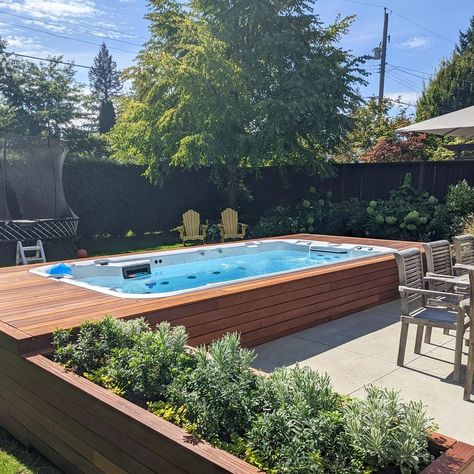 Small pool or big hot tub? Or both?! A swim spa is a mix between the two and gives you the best of both worlds. Great for soaking… | Instagram Swimming Pools Backyard Above Ground, Pools Backyard Above Ground, Sunken Pool, Swim Spa Deck, Swim Spa Landscaping, Outdoor Swim Spa, Sunken Seating, Spa Landscaping, Backyard Spa