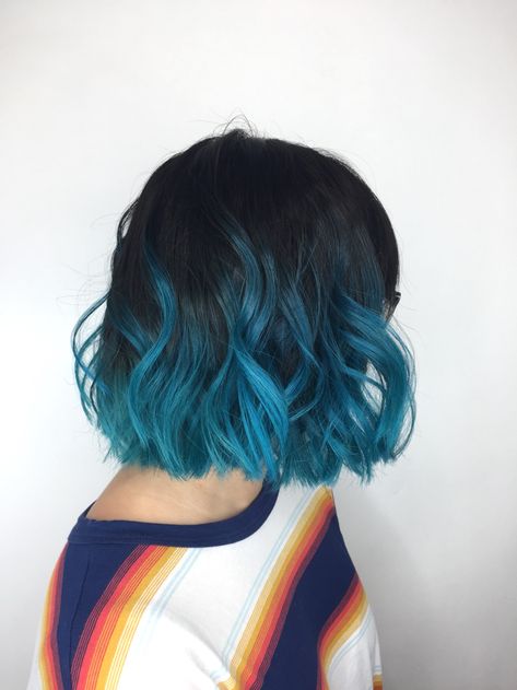 gonna miss my blue hair @thebooksbuzz Blue Hair Ideas, Short Blue Hair, Blue Ombre Hair, Ideas For Short Hair, Luxurious Hair, Fairy Hair, Halo Hair, Ombré Hair, Short Hair Color