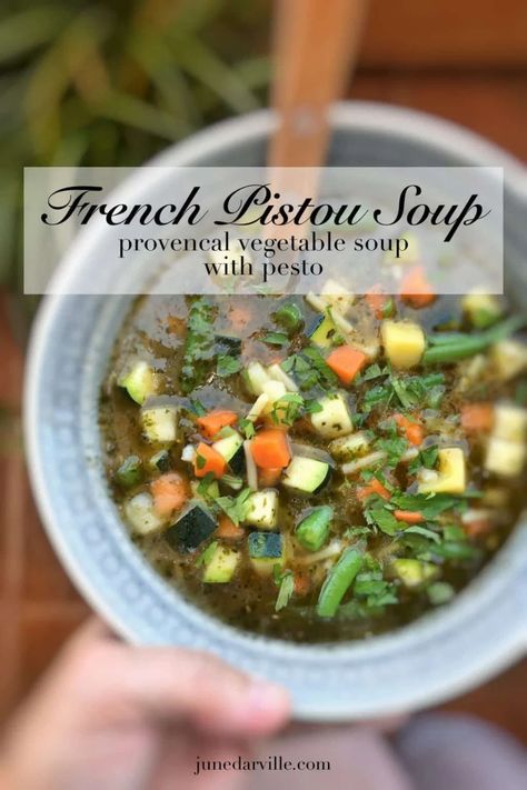 Pistou Soup, Soup With Pesto, Chunky Vegetable Soup, Spring Soup Recipes, Green Beans Potatoes, Pesto Soup, Bisque Soup Recipes, Lobster Bisque Soup, Soup Simple