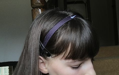 Nike headband & hair clips Nike Headbands Hairstyles, Headbands Hairstyles, Nike Headband, Hairstyles For Gowns, Nike Headbands, Cap And Gown, Pearl Headband, Headband Styles, Headband Hair