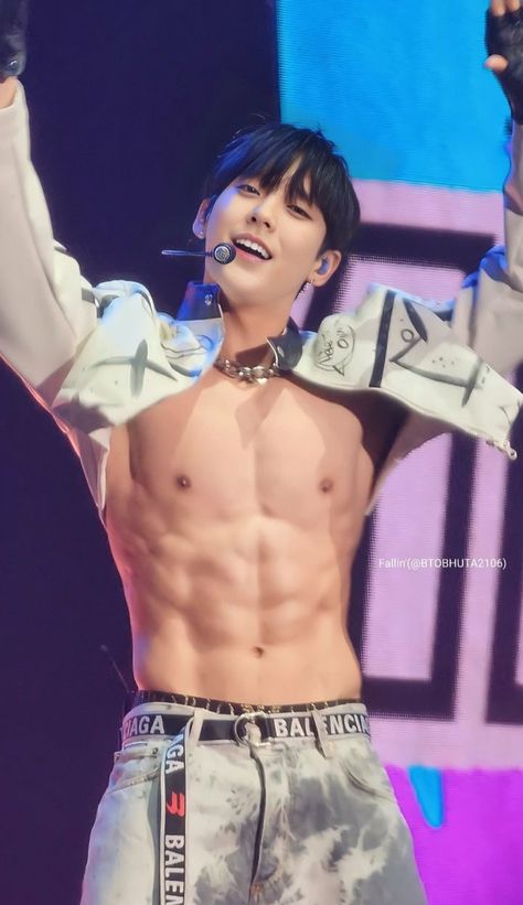 Yeonjun Armpit, Kpop Abs, Btob Lee Minhyuk, Exo Abs, Minhyuk Btob, Rafael Miller, Men Abs, Btob Minhyuk, Hot Kpop