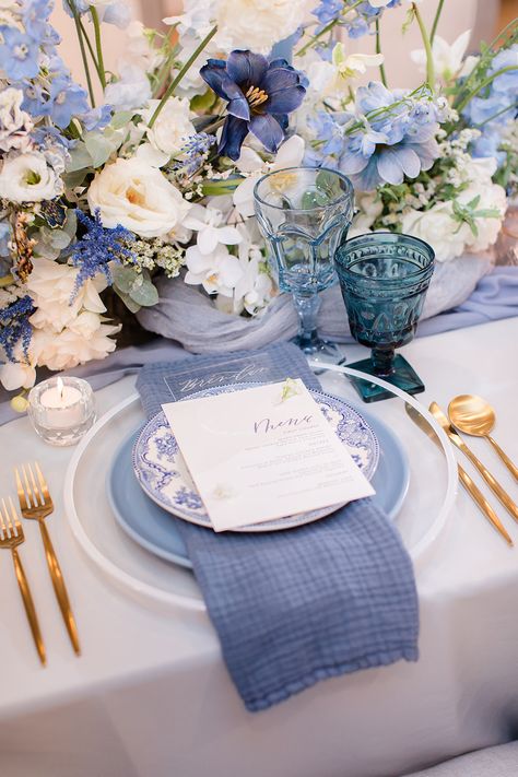 Classic Blue Wedding, Blue Themed Wedding, Dusty Blue Weddings, Wedding Table Settings, Wedding Tablescapes, Wedding Mood, Wedding Themes, Reception Decorations, Classic Blue