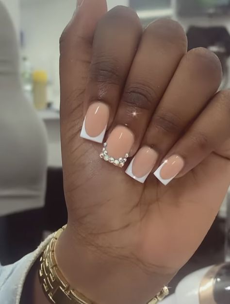 Short Wedding Nails Black Women, Short French Tip Acrylic Nails Square With Rhinestones, Short White Acrylic Nails With Diamonds, Short French Tip Nails With Rhinestones, Short White Acrylic Nails, Short Bling Nails, Nail Cam, Short French Tip Nails, Tapered Square Nails