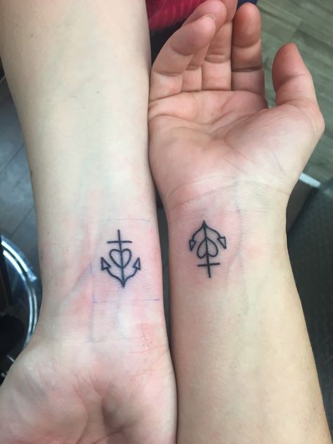 Best friend, anchor tattoo ❤️. Anchor And Wheel Tattoo, Tattoo For Friends, Best Friends Tattoo, Small Anchor Tattoos, Anchor Crafts, Wheel Tattoo, Friends Tattoo, Small Anchor, Anchor Tattoos