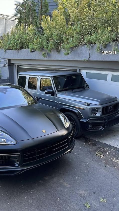 Lifestyle Manifestation, Range Rover Sv, Porsche Suv, Dream Cars Mercedes, Business Theme, Lux Cars, Car Goals, Luxury Lifestyle Dreams, Super Luxury Cars