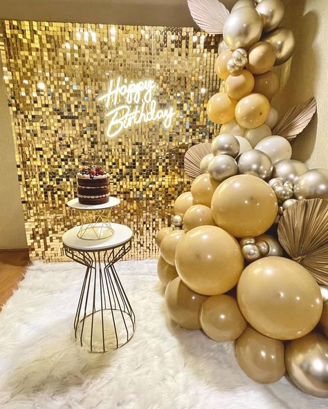 Golden Theme Party, Prom Party Favors, Dance Party Favors, Shimmer Wall Panels, Golden Decoration, Shimmer Wall Backdrop, Golden Party, Golden Birthday Parties, 18th Birthday Decorations