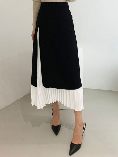 Pleated Long Skirt, Jeans Cargo, High Waist Dress, Long Midi Dress, Yoga Shorts, Denim Jumpsuit, Street Style Outfit, Work Fashion, Yoga Leggings