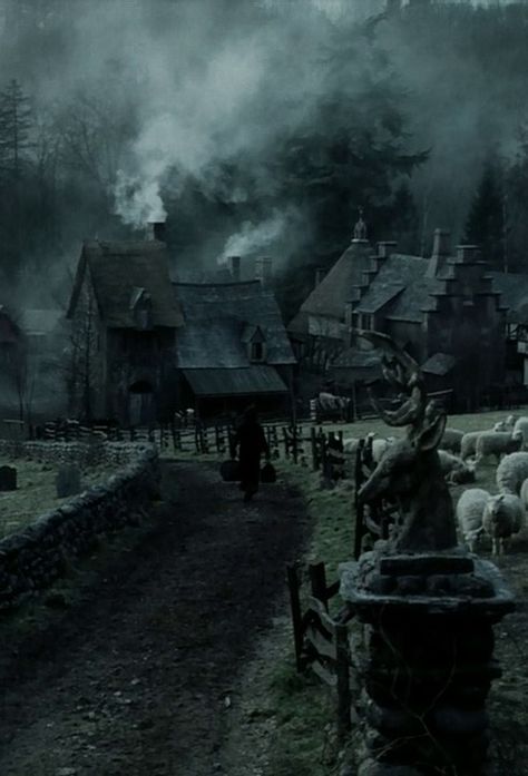 Paradis Sombre, The Legend Of Sleepy Hollow, Legend Of Sleepy Hollow, Medieval Aesthetic, Tim Burton Films, رعب نفسي, By Any Means Necessary, 다크 판타지, Fantasy Setting