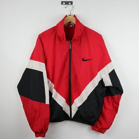 Tupac Outfits, Red Vintage Jacket, Vintage Jackets Retro, Look Hip Hop, 90s Nike Windbreaker, Looks Hip Hop, Streetwear Jackets, 90s Nike, Hipster Outfits