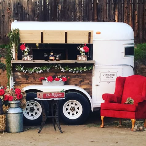 Vintage Horse Trailer, Horse Trailer Bar, Converted Horse Trailer, Horse Box Conversion, Horsebox Bar, Trailer Bar, Mobile Coffee Shop, Coffee Trailer, Coffee Van