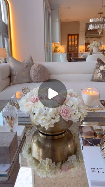 Farah Merhi on Instagram: "Have you ever tried making a flower arrangement by mixing faux florals with real flowers? Real Hydrangeas tend to be expensive and they dont last long. Using faux hydrangeas that look real mixed in with real roses creates a full, beautiful arrangement that lasts longer and requires less flowers. The best part, you can reuse your hydrangeas over and over and mix them with different real flowers ❤️ here’s how my arrangement turned out. What do you think?" Flower Arrangements With Roses, Hydrangea Centerpiece Diy, Hydrangea Centerpieces, Making A Flower, Farah Merhi, Wall Decor Living Room Modern, Hydrangea Flower Arrangements, Small Flower Arrangements, Hydrangea Centerpiece