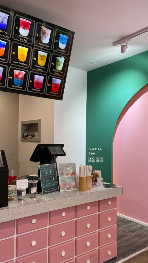 Bubble Tea Shop Exterior, Boba Store Aesthetic, Bubble Tea Cafe Interior, Boba Cafe Interior, Bubble Tea Aesthetic Instagram, Bubble Tea Shop Aesthetic, Bubble Tea Shop Design Interior, Aesthetic Boba Shop, Boba Shop Interior