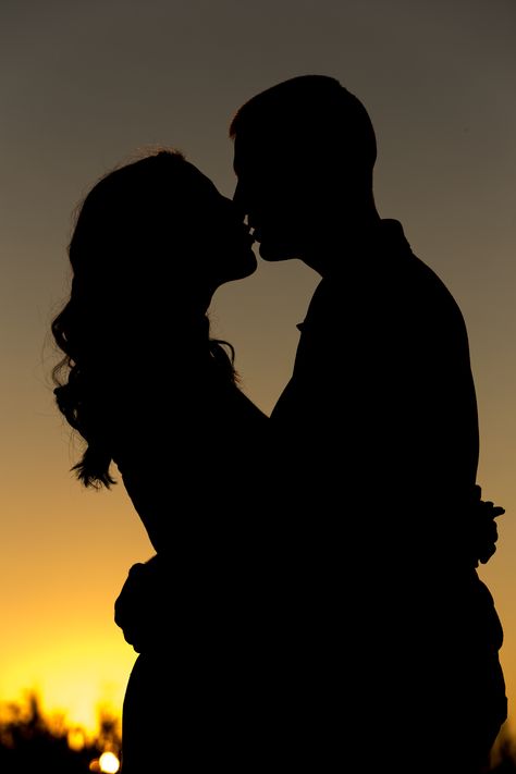 Engagement Silhouette Love Sillouhette, Silhouette Of A Couple, Silhouette Line Art, Relationship Things, Deep Photos, Korean Couple Photoshoot, Romantic Couple Images, Love Wallpapers Romantic, Romantic Paintings